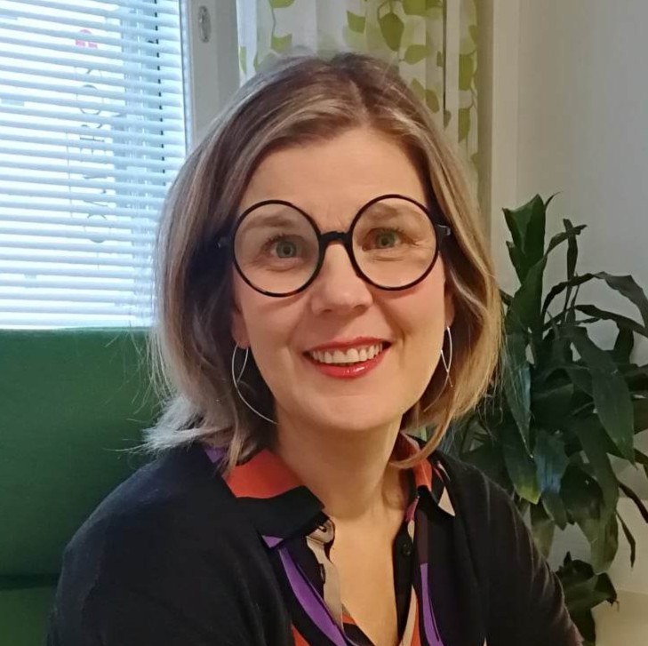 Riikka Uuksulainen.